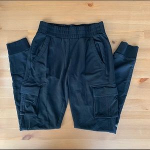 ALO Yoga Unwind Cargo Pants Sweats Joggers XS